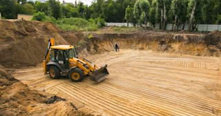 Разработка котлована Сургут стоимость за от 562 руб. м3 - заказать работы по копке и рытью котлованов | траншей